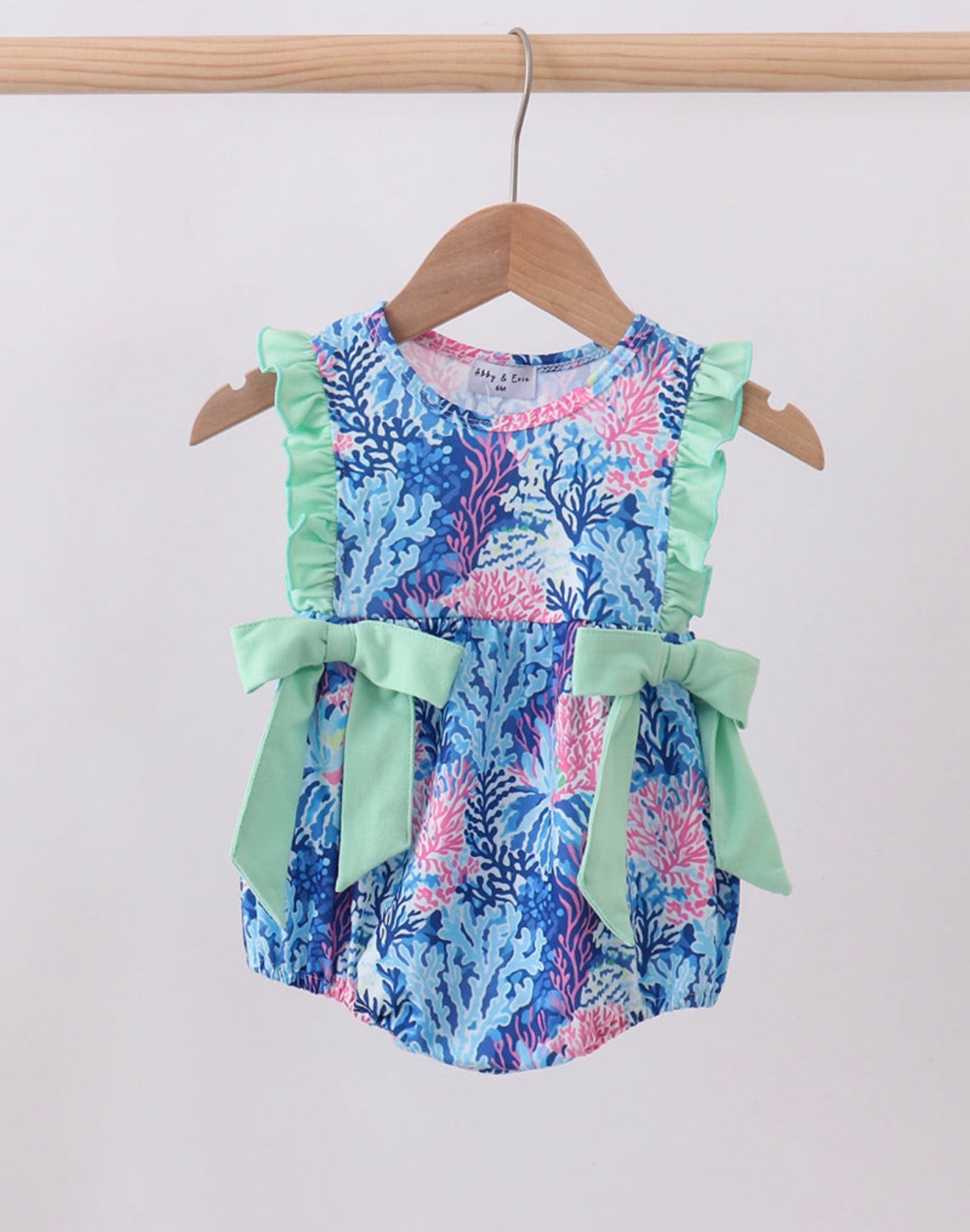 Girls coral reef bubble