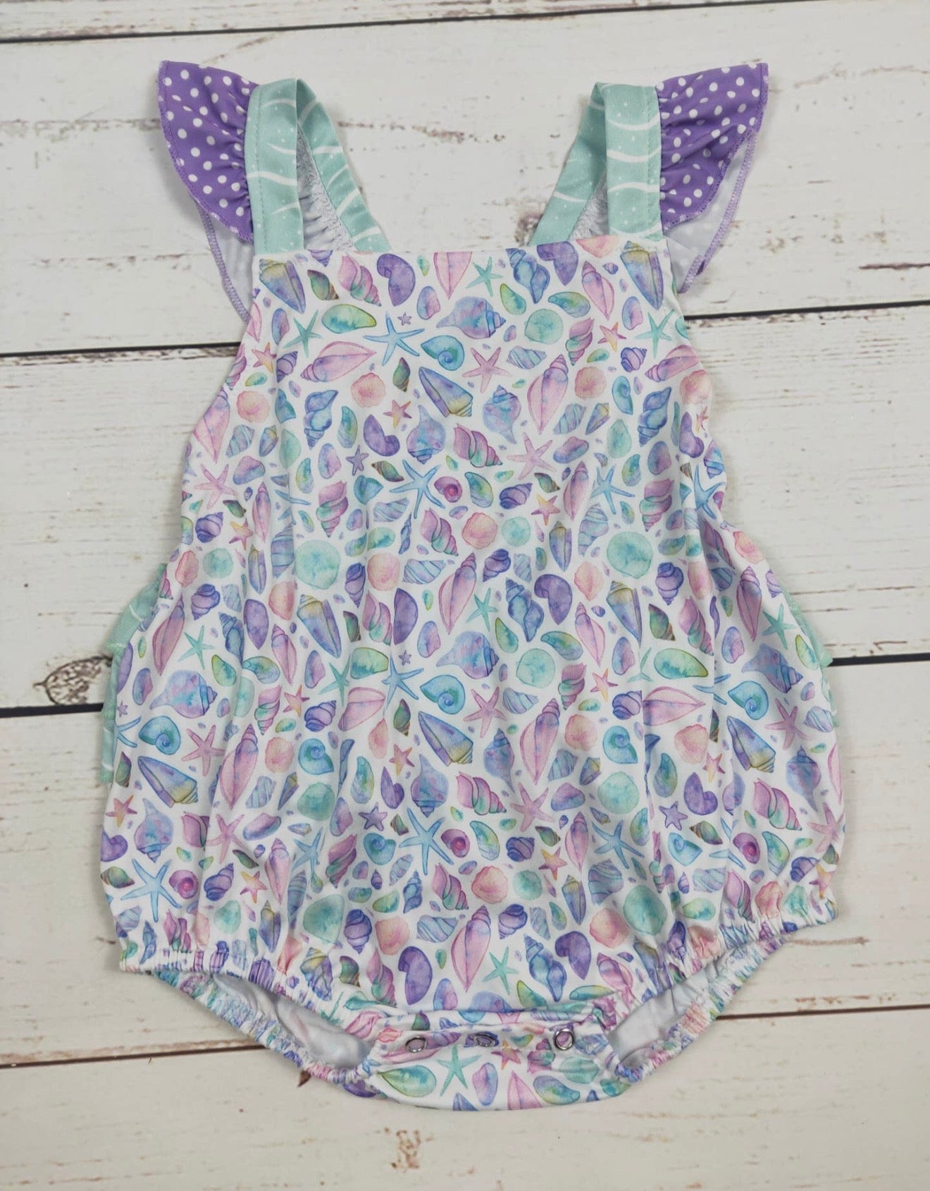 Girls seashell bubble